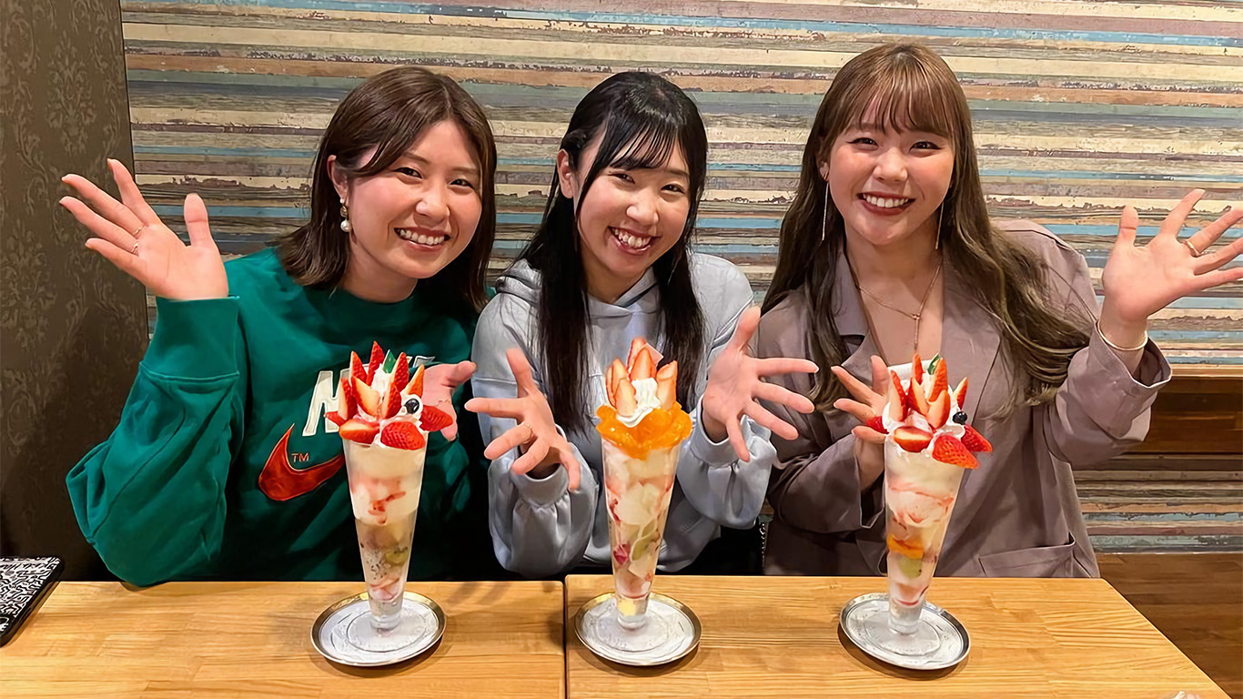 吉田優利＆大里桃子＆菅沼菜々がうどんと巨大パフェで宮崎を堪能