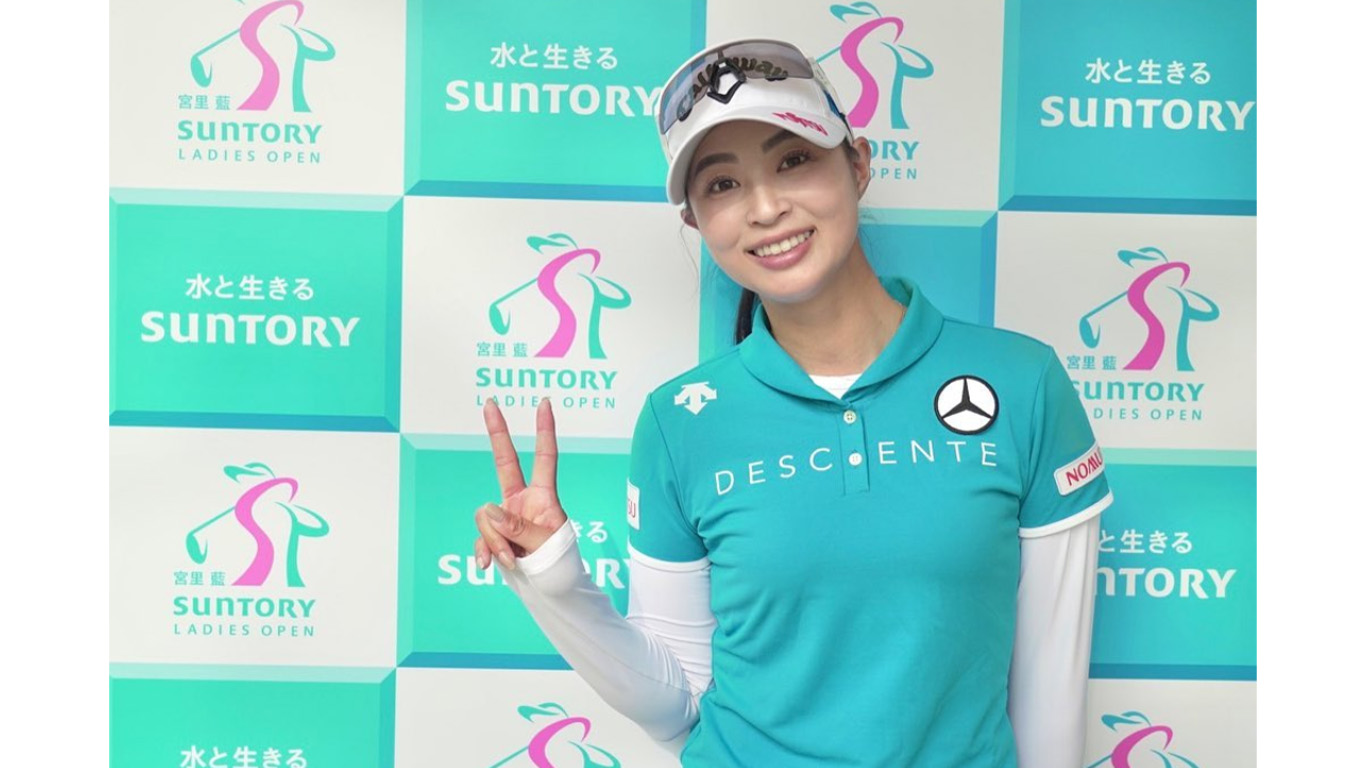 柏原明日架のおしゃれコーデがとっても“クール”！ | Golf M （ゴルフエム）